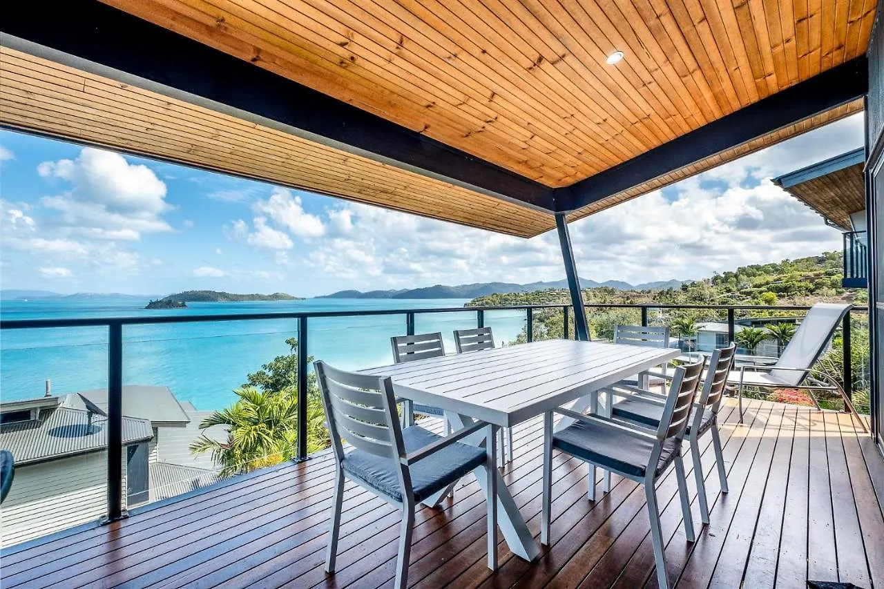 Shorelines Hotel Hamilton Island 0*,