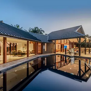 Papillon On By Hiha Hamilton Island